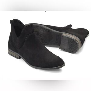 Born Arula Black Distressed Suede Western Almond Toe Ankle Bootie Back Zipper